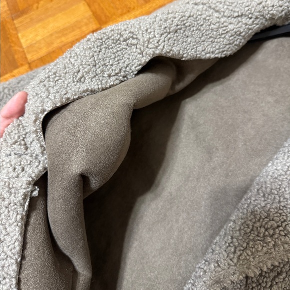 Fuzzy teddy bear jacket - Picture 3 of 3